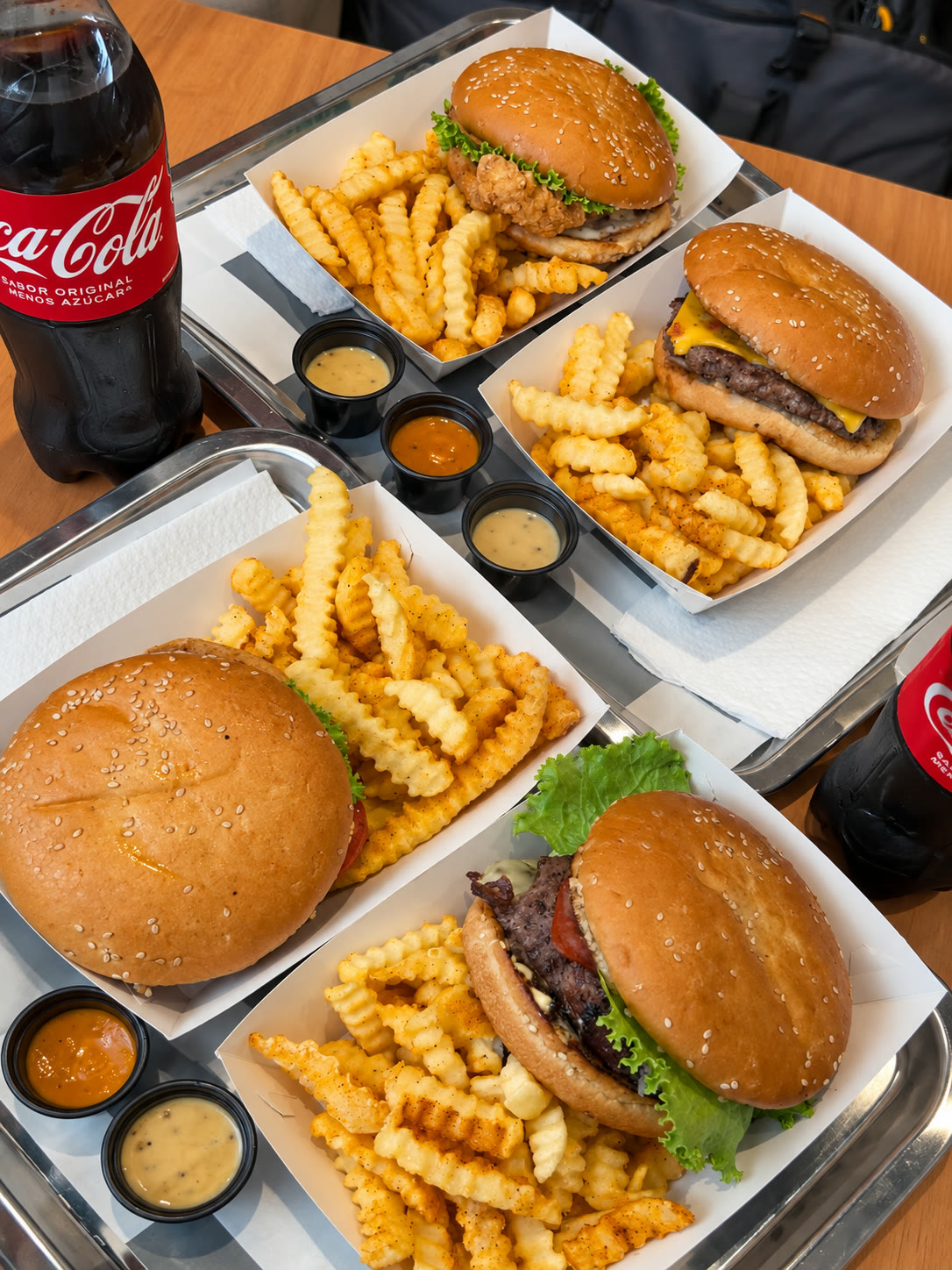 Burgers de Bungly con papas onduladas